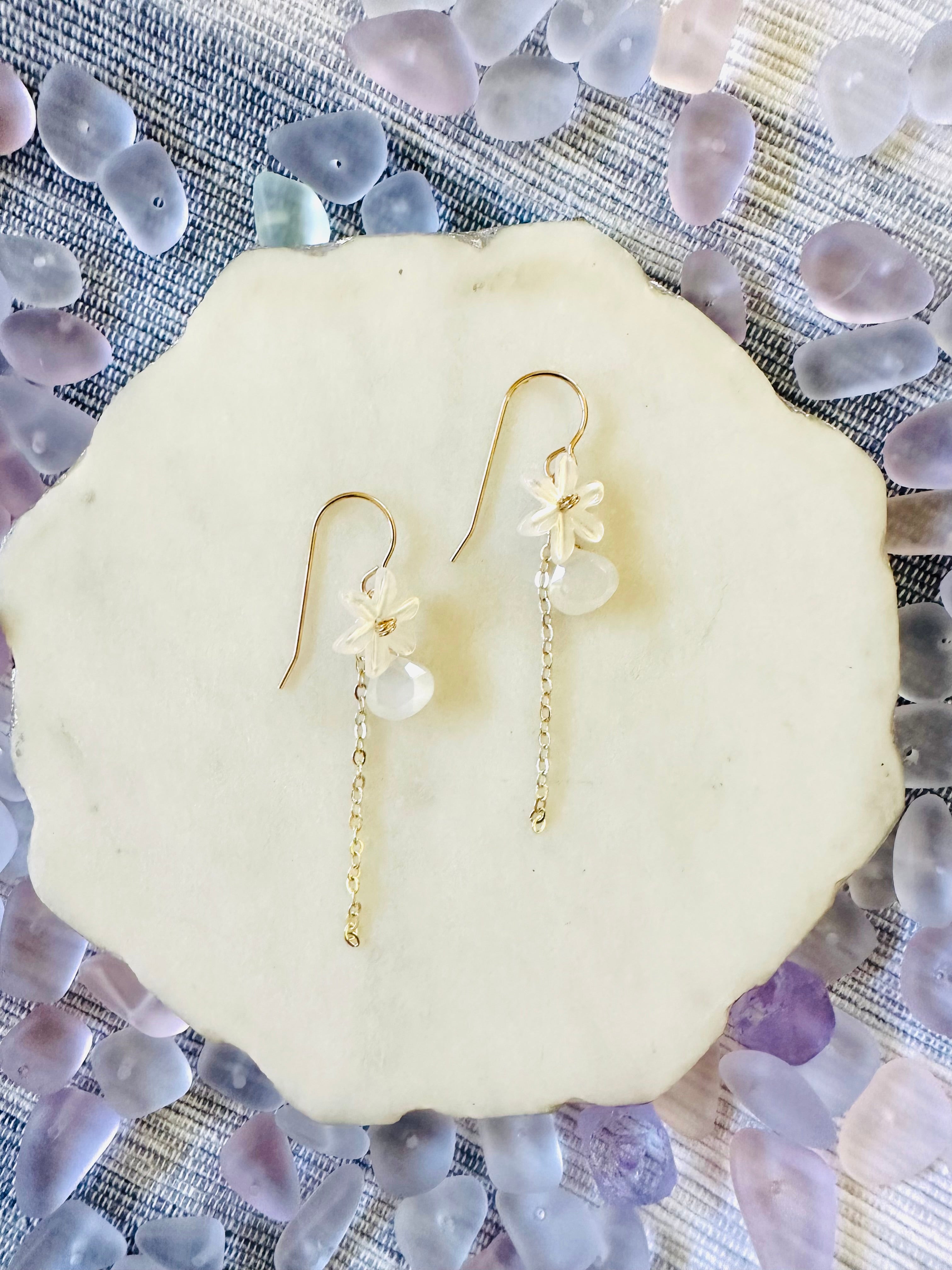 Shell Tiare Earrings