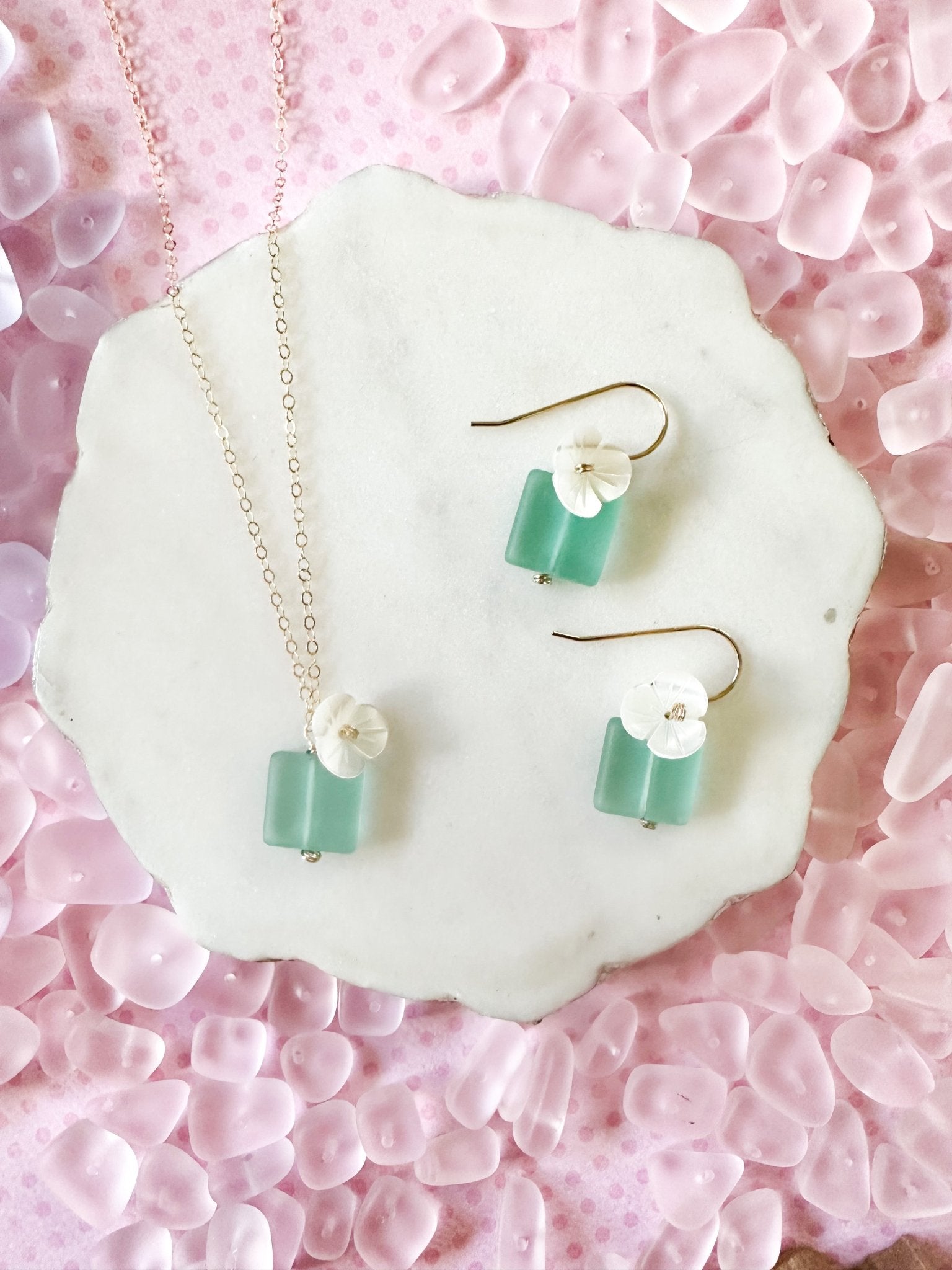 Aqua Mint Sea Glass & Shell Flower Necklace - Lehua Hawaii Jewelry LLC