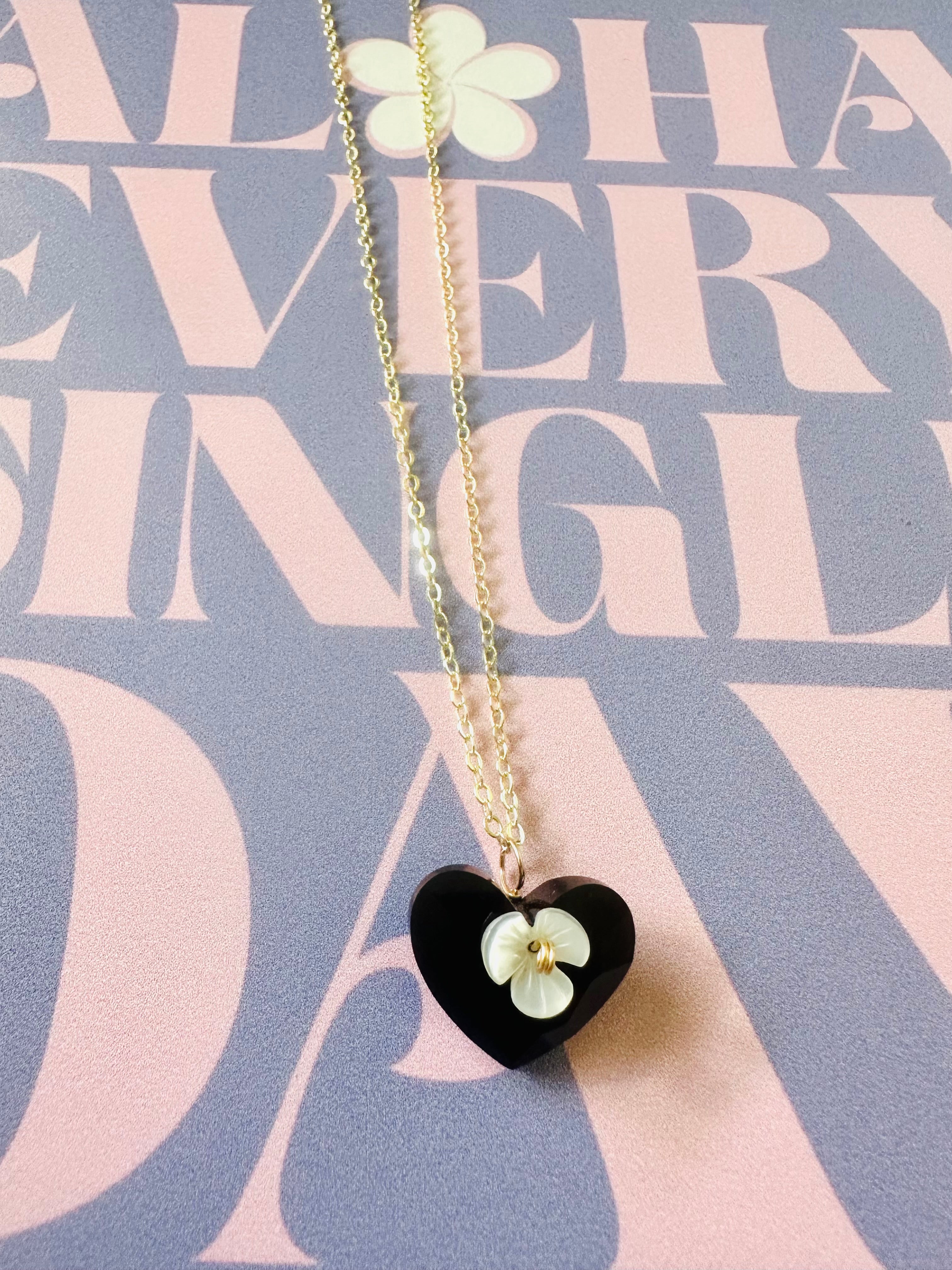 Black Heart Lignite & Shell Flower Necklace